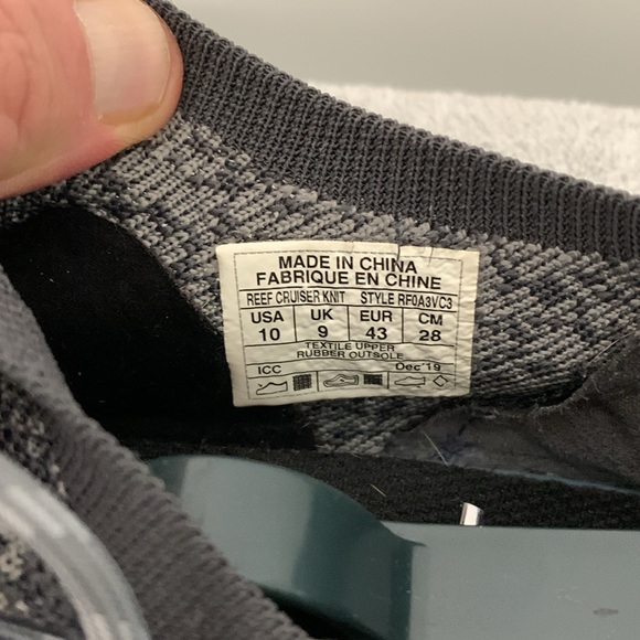 EUC Reef Cruiser Knit Sneakers Size 10 US in Gray. Very Comfortable - Picture 10 of 17